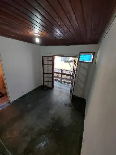 Tijuquinha aluga Kitnet com varanda