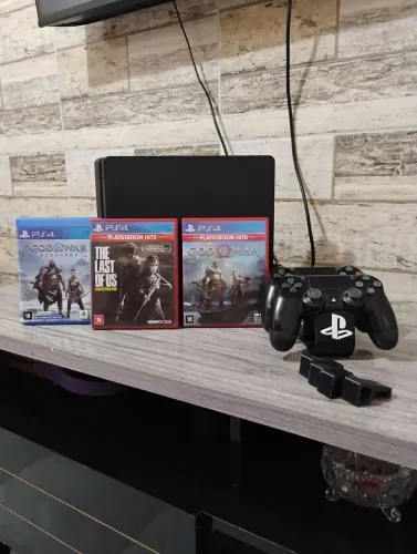 PS4 - PlayStation 4 Slim 500gb + 3 jogos 