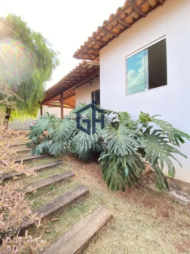 Casa Trevo 3 quartos 4 vagas
