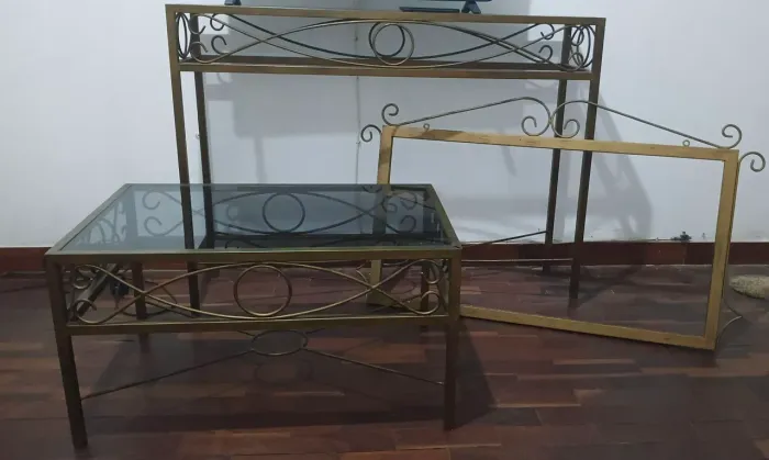 Conjunto mesinha de centro,aparador e moldura para espelho