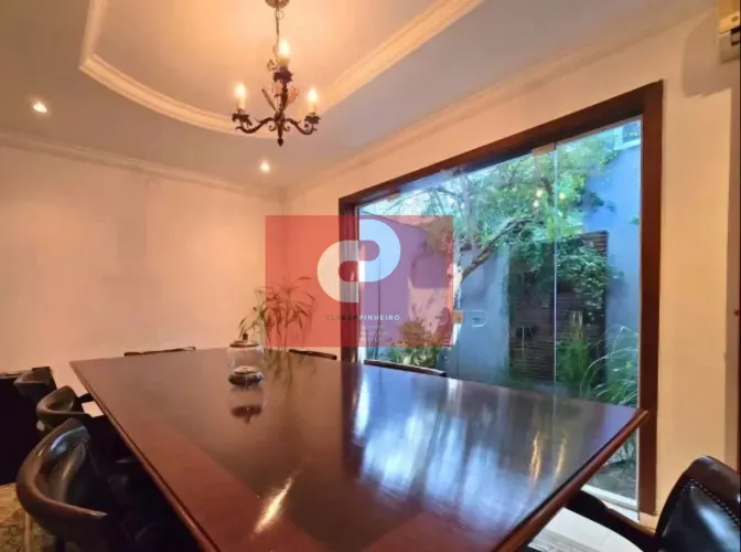 Ponto comercial/Loja/Box para venda possui 160 metros quadrados, 8 salas e 5 banheiros em