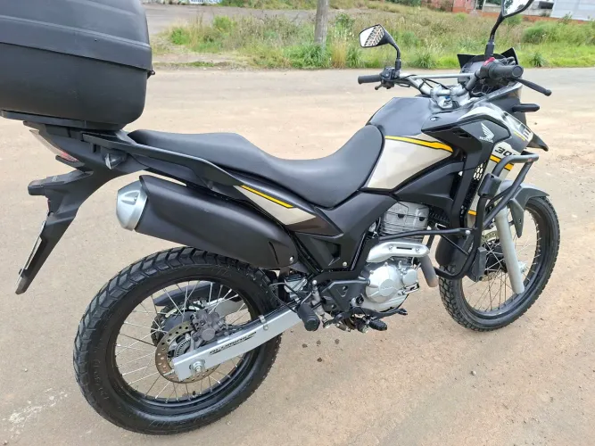 XRE 300 único dono