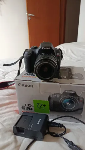 Câmera Canon T7 Rebel