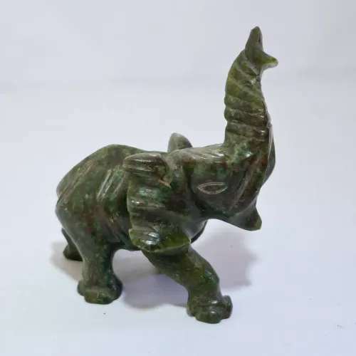 Escultura de Elefante Africano Esculpida À Mão Em Pedra Natural Verde Pesado 8x7