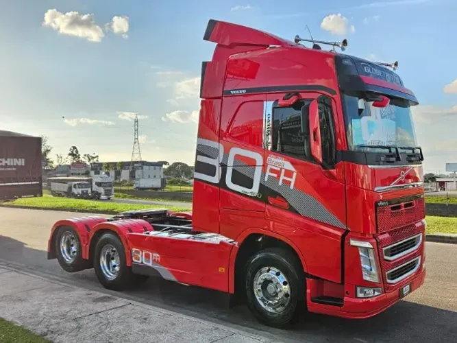FH 460 6x2 Globetrotter Teto Alto Automático Ar Condicionado Plano Ouro Ano 2021