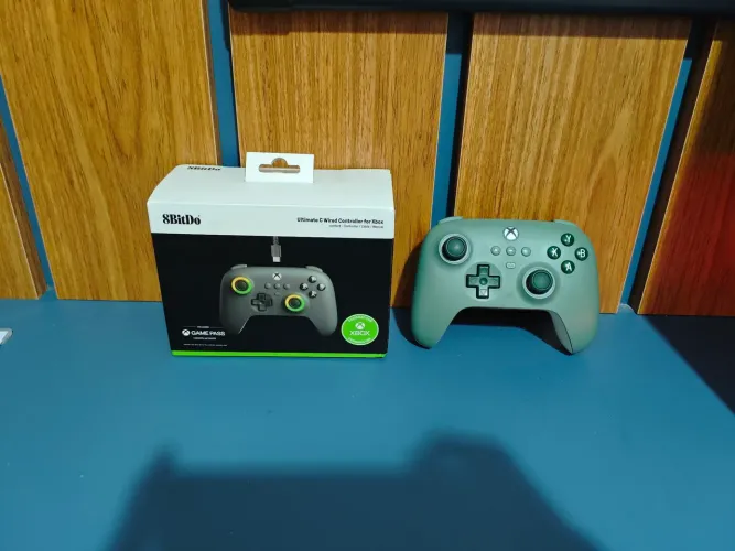 Controle Xbox 8bitdo Wired hall-effect
