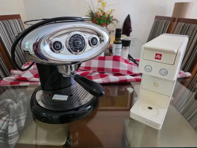 Combo máquinas café illy ( nespresso, dolce)