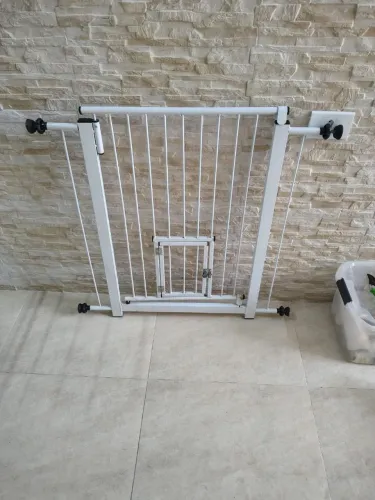 Grade de proteção para porta