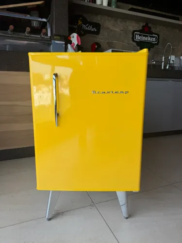 Frigobar retrô 220v amarelo
