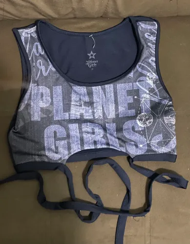 Cropped planet girls 
