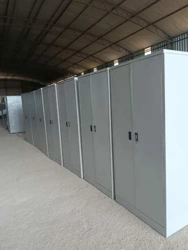 Armário de aço 4 bandejas novos pra comércio leiam o anúncio 