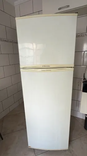 Geladeira Electrolux Double DC 360 usada