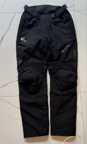 Calça feminina GUTTI