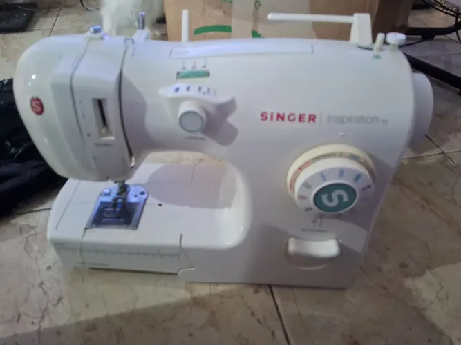 Máquina costura NOVA SINGER