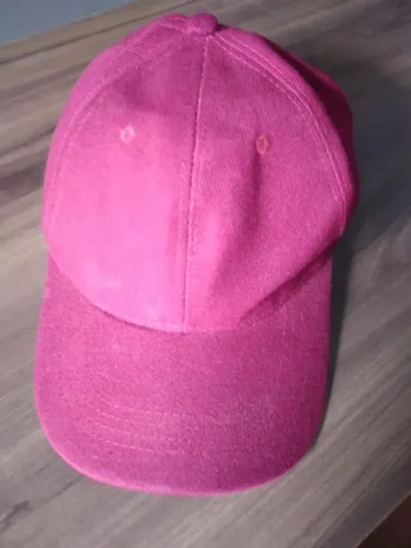 Boné Vermelho no Estilo