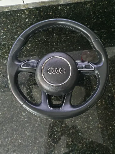 Volante Audi Q3 2017 com paddle shift<br>(Obs: NÃO TEM AIRBAG)<br>Retirar em Perus Sp