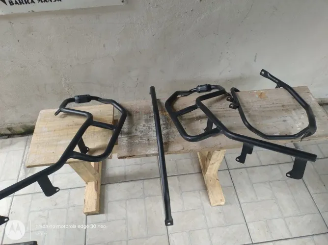 Suporte protetor da scooter crusym 300