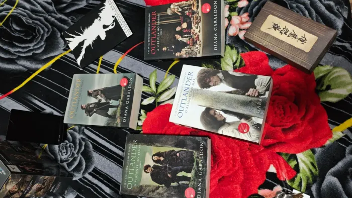 LIVROS OUTLANDER 1 AO 4 E LIVRO DE CONTOS DA SERIE