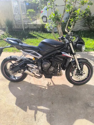 Triumph Street Triple 765 RS - 19/19 - A MENOS RODADA DE BSB