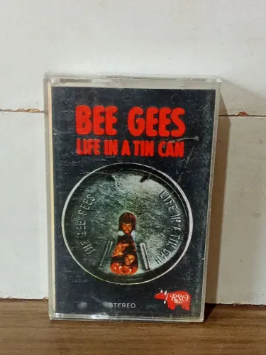 Fita cassete música Bee Gees Life in A Tin Can