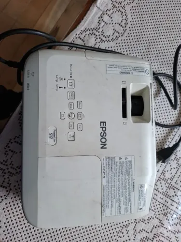 Projetor LCD EPSON, PowerPoint Lite S17, usado cor Branca