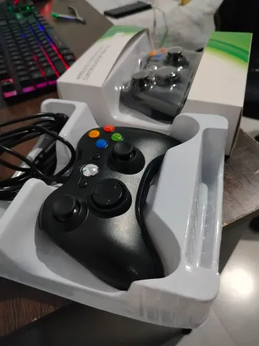 Vendo 2 controle de Xbox360 zero pode usar no Pc