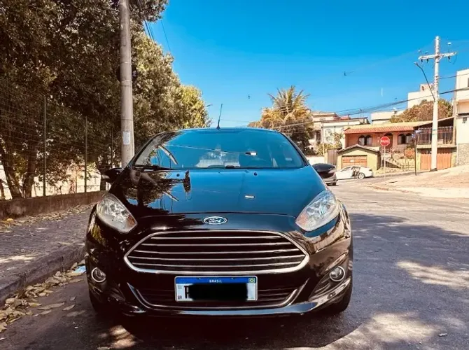 Ford Fiesta 1.6 16V Flex Aut. 5P 2015