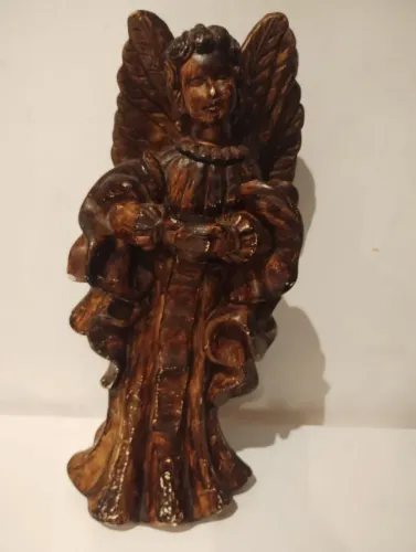 Anjo decorativo em resina