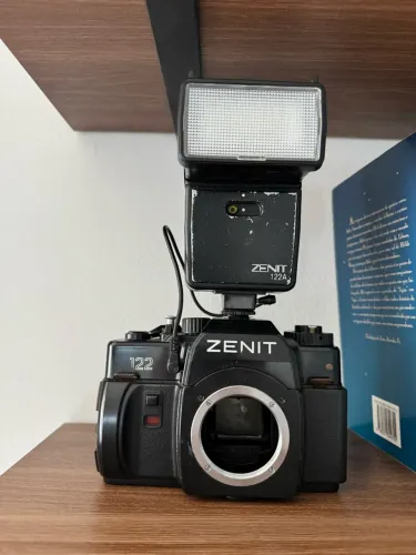 Câmera antiga Vintage Zenit 122 com Flash Original Decoração e Coleção