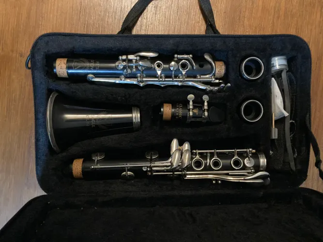 Clarinete Eagle CL-04