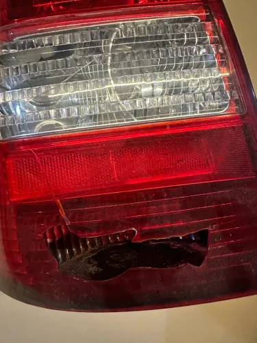 Lanterna traseira Nissan Livina lado do Motorista