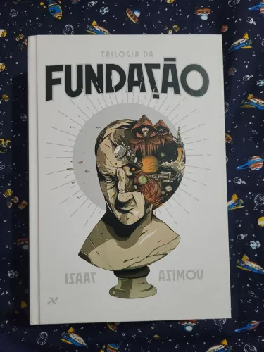 Livro capa dura Trilogia da Fundação (em excelente estado!)