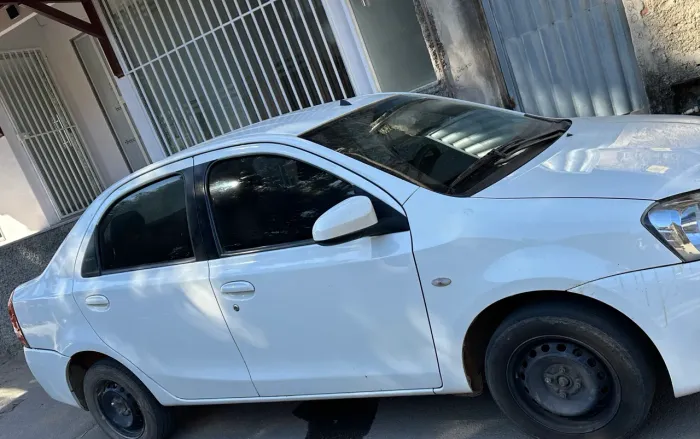Toyota Etios XS Sedan 1.5 Flex 16V 4P Mec. 2014