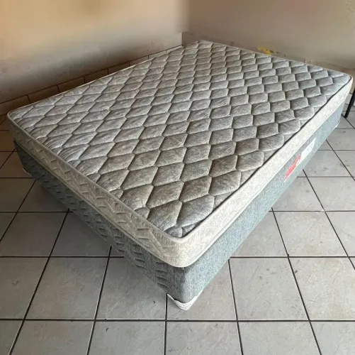 Cama e colchão. Entrego Uberlândia. 