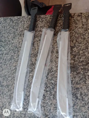 Vende-se facão