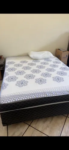 Cama Box de Casal - Excelente Estado
