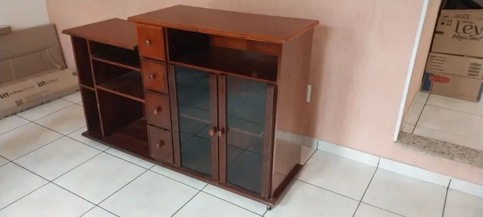 Rack/Estante em madeira pra TV