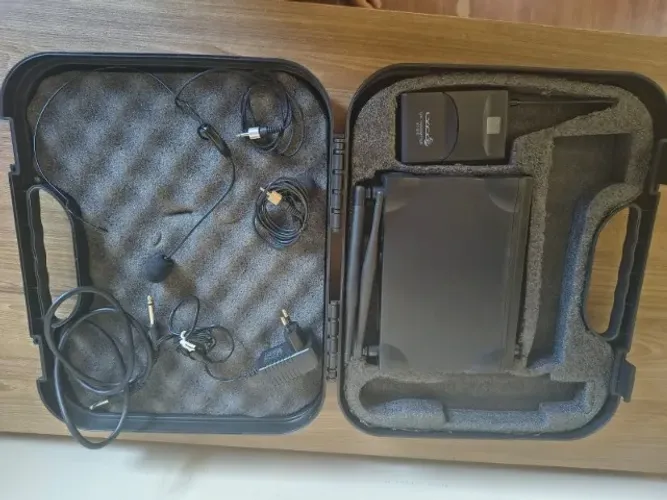 Microfone Sem Fio Lyco UH-01HLI (Headset + Lapela) + Maleta Hard Case