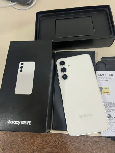 Samsung Galaxy S23 FE na Caixa Novo