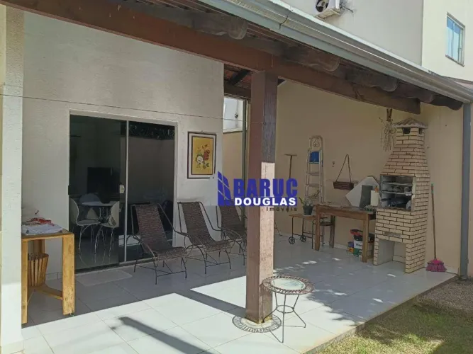 Vende-se lindo sobrado em condomínio com 03 suítes com 138m2, com churrasqueira, com quint