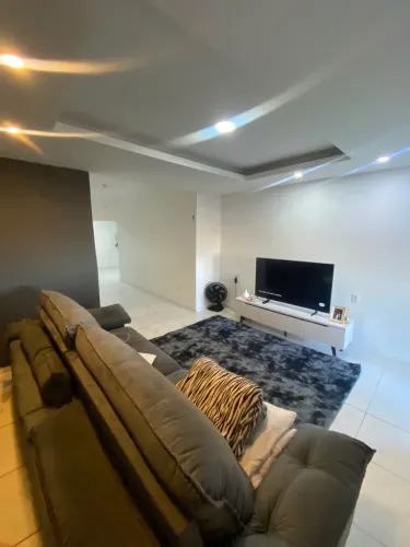 Casa na divisa da vila tiradentes/São João de Meriti!