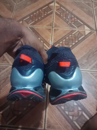 Vendo tênis Mizuno original