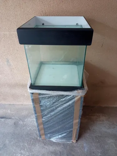 Aquário 40x40x40 64 litros Novo S/ uso + Movel