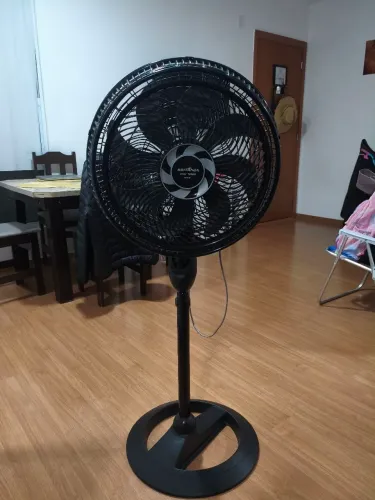 Ventilador de pé Britânia