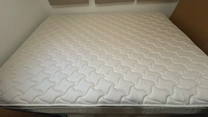 Cama box baú com colchão e pillow top