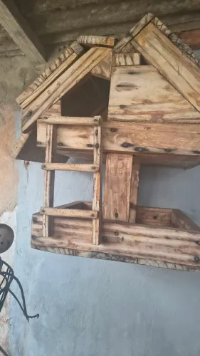 Casa para decoração ou pássaros