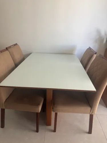 Vendo Mesa com tampo de vidro de quatro lugares
