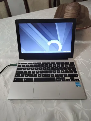 Galaxy Chomebook Intel Celeron  4/32GB- Leia a Descrição 