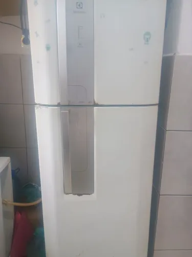 Geladeira Duplex Frost Free Eletrolux DF42