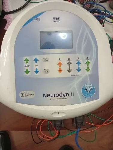 Equipamento utilizado em clínica fisioterapia neurodyn II